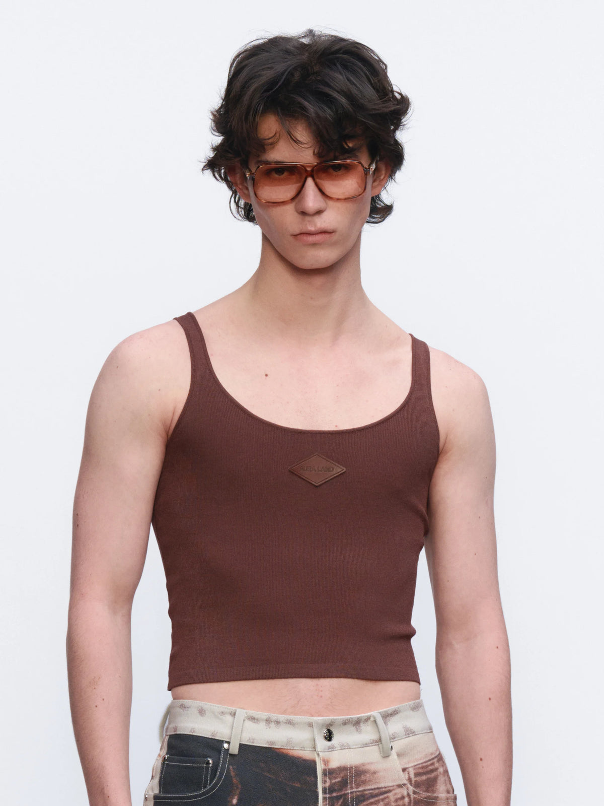 Logo-Patch Cropped Tank — model photograph